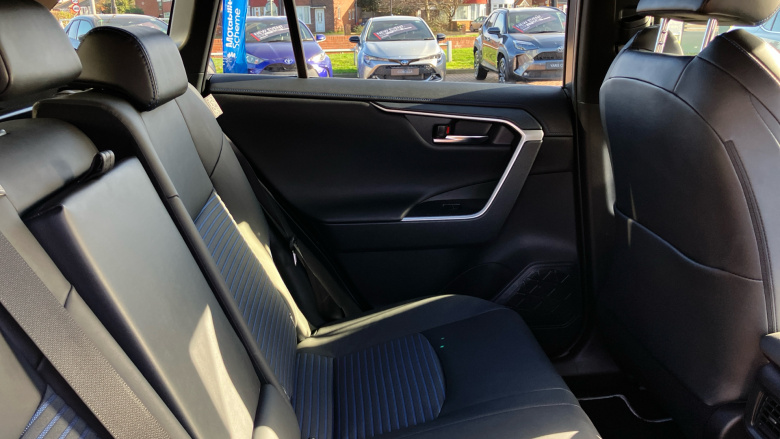 Toyota RAV4 2.5 VVT-i Hybrid Dynamic 5dr CVT 2WD Hybrid Estate